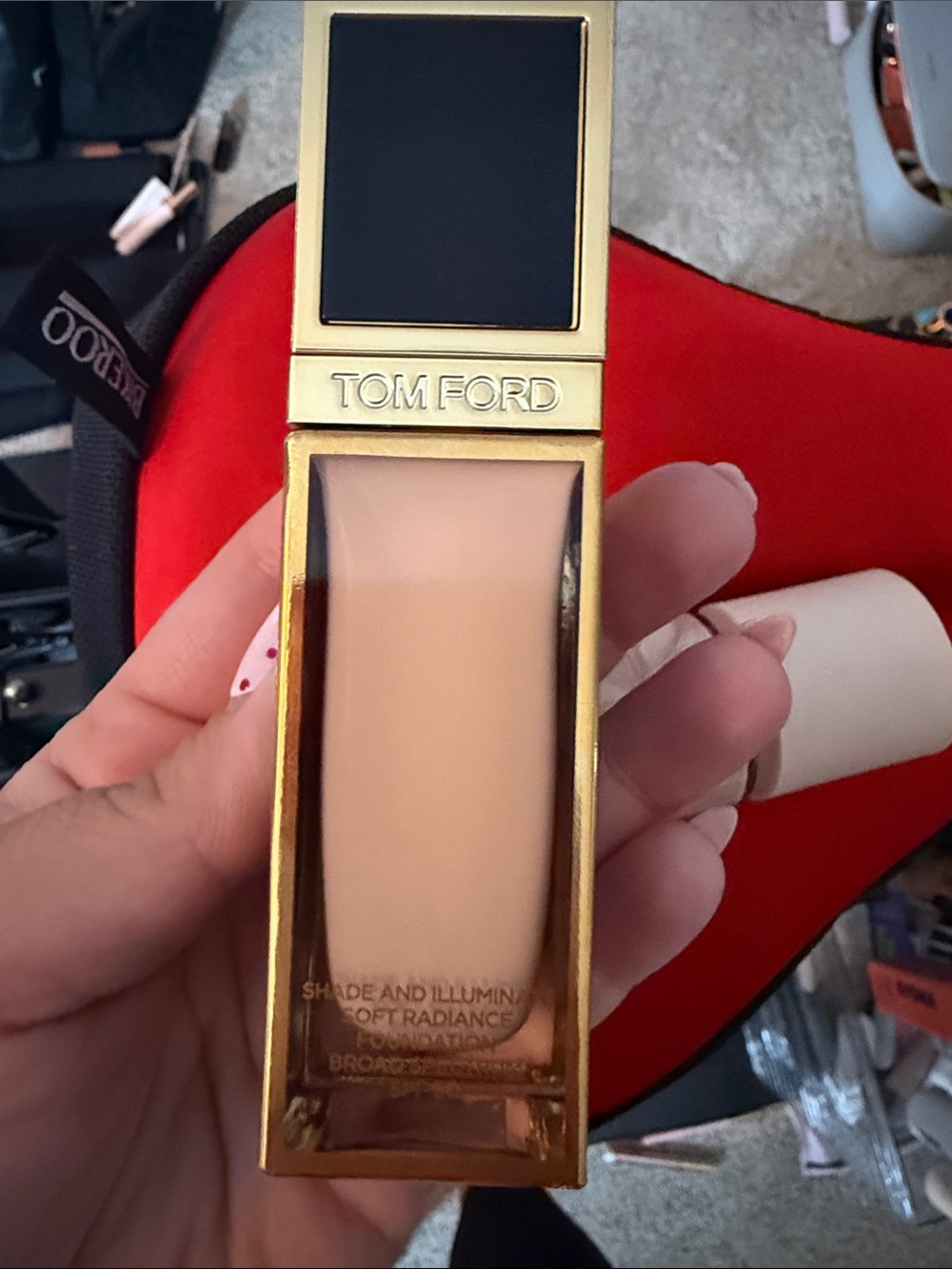 Tom Ford Shade Illuminate Soft Radiance Foundation shade 2.0 buff barely used